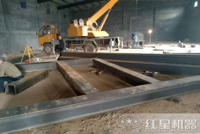 破碎生產線安裝現(xiàn)場 破碎生產線安裝現(xiàn)場