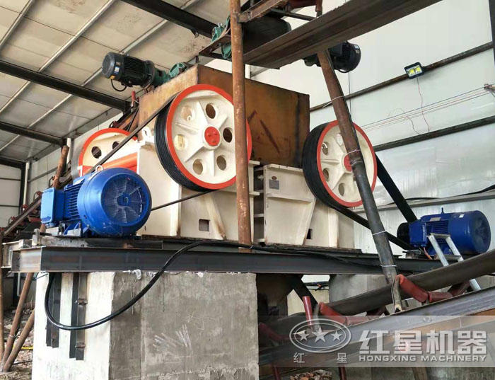 細(xì)顎破機(jī)安裝現(xiàn)場