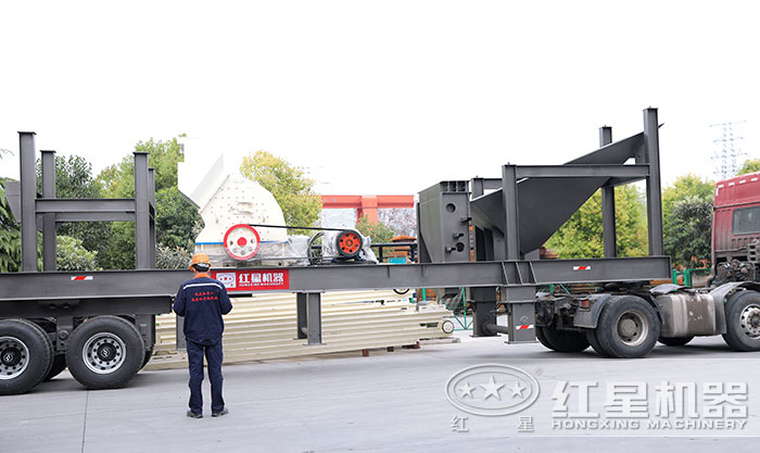 紅星大型移動(dòng)錘式打石子機(jī)發(fā)貨現(xiàn)場(chǎng) 紅星大型移動(dòng)錘式打石子機(jī)發(fā)貨現(xiàn)場(chǎng)