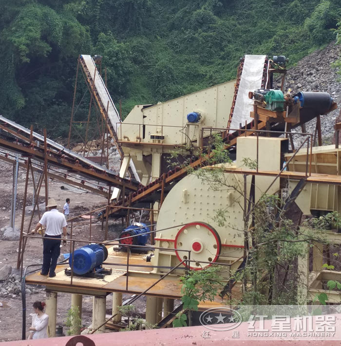 重錘式破碎機作業現場