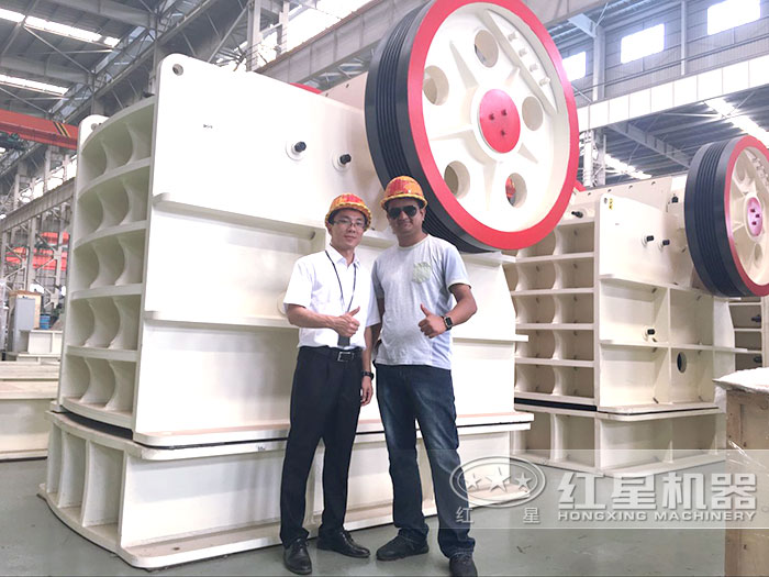 用戶參觀紅星大型顎式破碎機