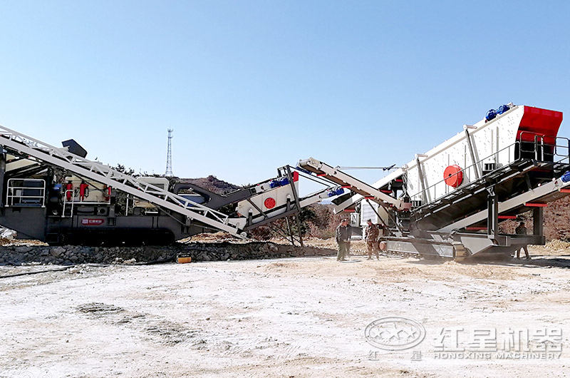 履帶式礦山破碎機施工現場
