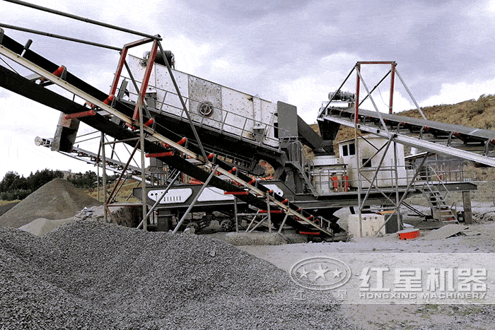 大型移動式破碎搭載圓錐破碎機(jī)