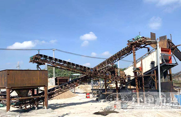 青石移動(dòng)破碎站搭載制砂機(jī) 青石移動(dòng)破碎站搭載制砂機(jī)