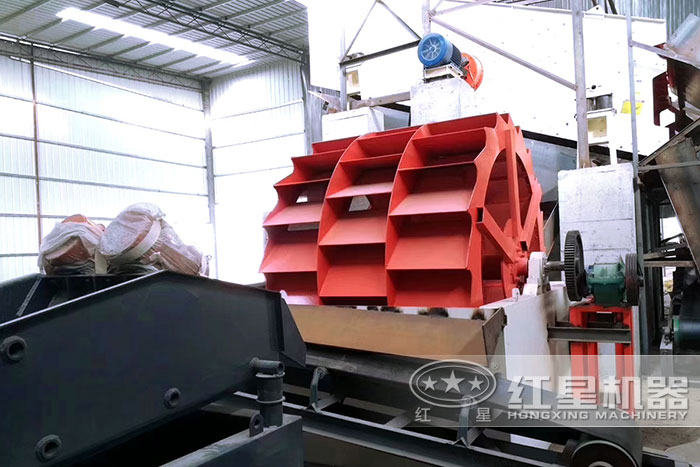 安徽室內(nèi)三輪斗洗砂機(jī)用戶安裝現(xiàn)場(chǎng)