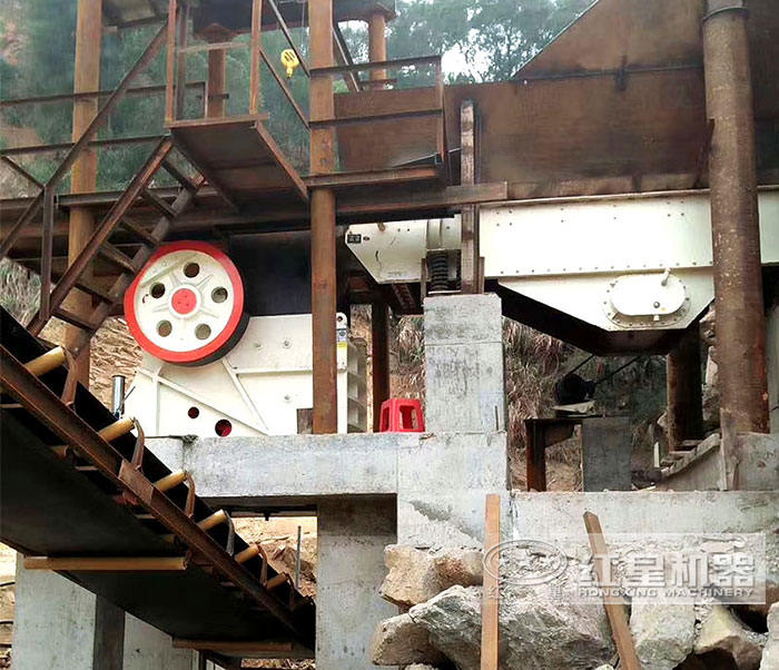 鄂式破碎機—初級破碎機設備