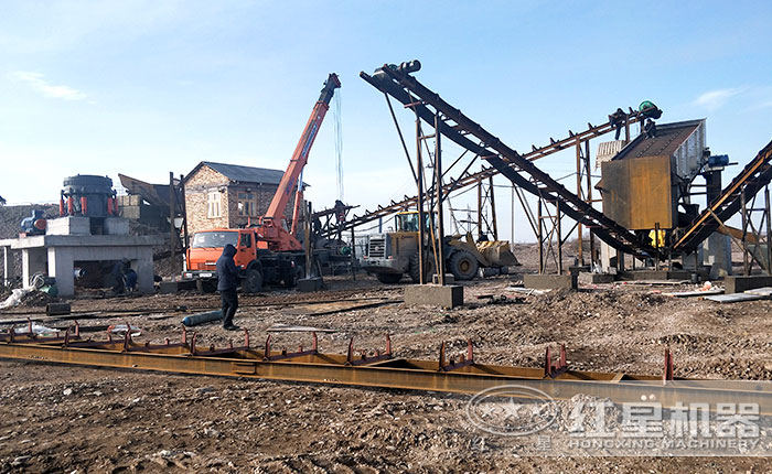 搭建中的石料碎石場(chǎng)