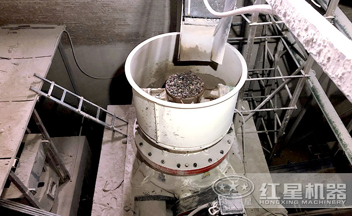 單杠圓錐破鵝卵石破碎現(xiàn)場