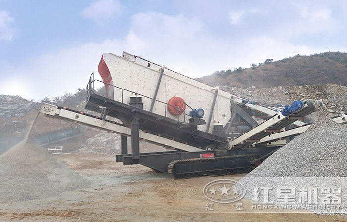 履帶移動制沙現場