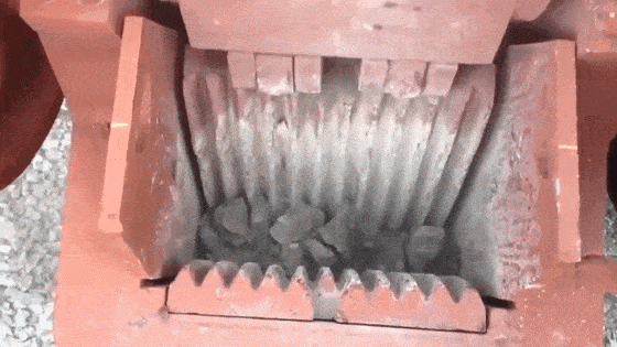 細(xì)顎破碎機(jī)----小型顎破破碎物料展示