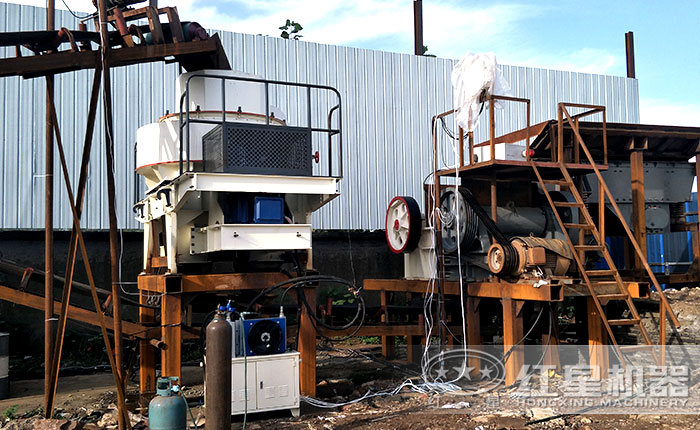 細(xì)顎破碎機(jī)--生產(chǎn)現(xiàn)場