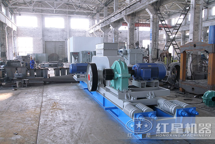 對(duì)輥制砂機(jī)生產(chǎn)車間 對(duì)輥制砂機(jī)生產(chǎn)車間