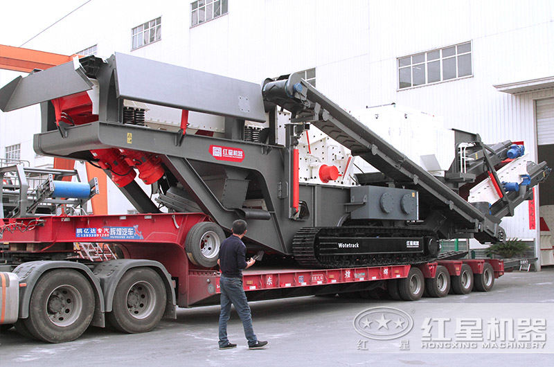 全新小型車載移動破碎機發貨現場