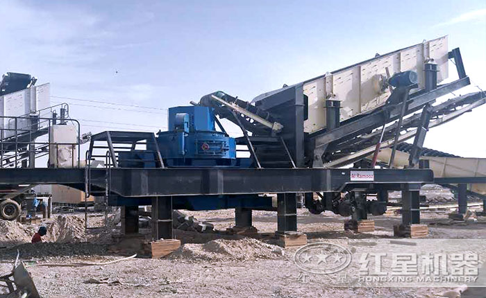 山東濟寧移動式制砂設備作業現場