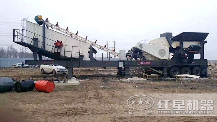 搭載重錘式破碎機(jī) 搭載重錘式破碎機(jī)