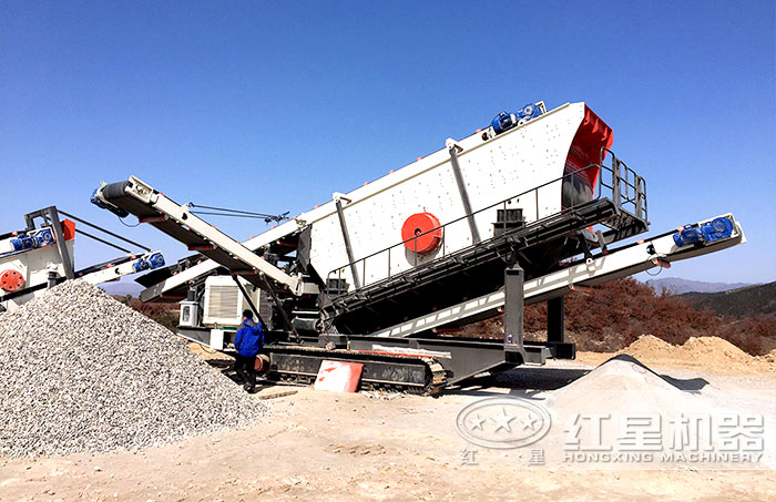 履帶移動(dòng)石頭加工機(jī)器單機(jī)作業(yè) 履帶移動(dòng)石頭加工機(jī)器單機(jī)作業(yè)