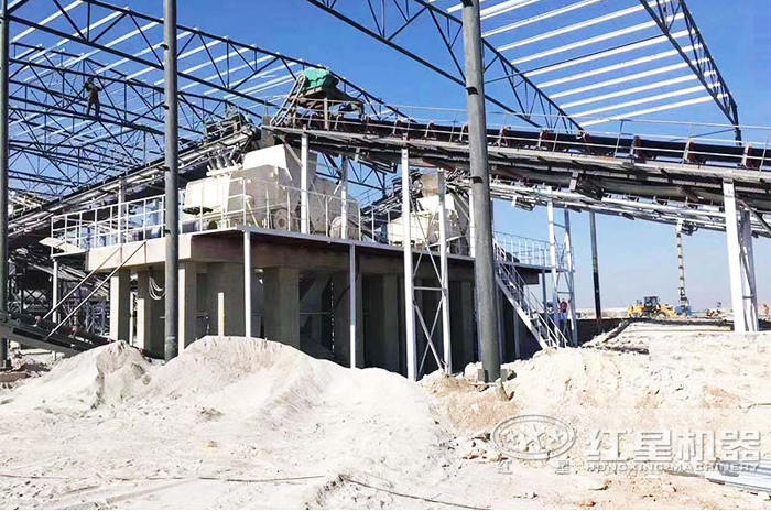 反擊式破碎機(jī)生產(chǎn)現(xiàn)場(chǎng)