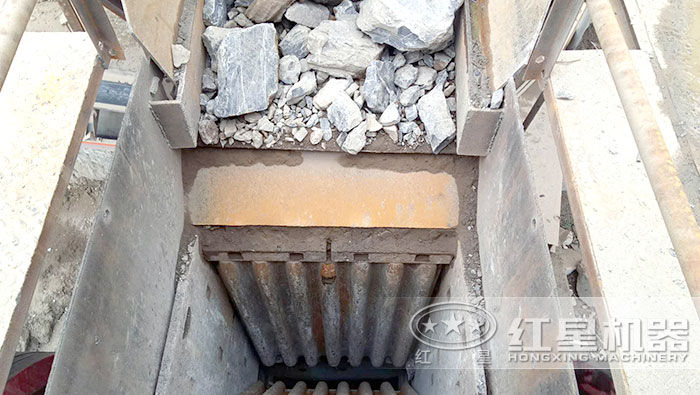 69破碎機進料口