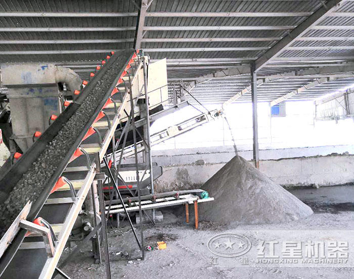 移動(dòng)制砂機(jī)作業(yè)現(xiàn)場(chǎng)