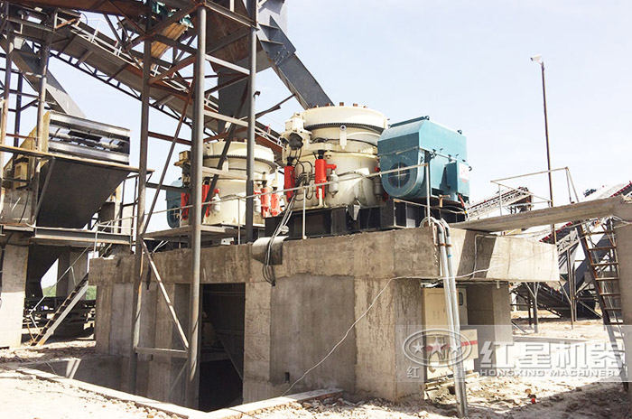 玄武巖破碎機(jī)生產(chǎn)現(xiàn)場(chǎng)