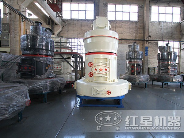 螢石雷蒙磨粉機生產車間