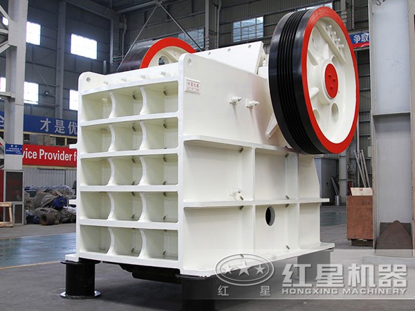 PE-1500×1800顎式破碎機