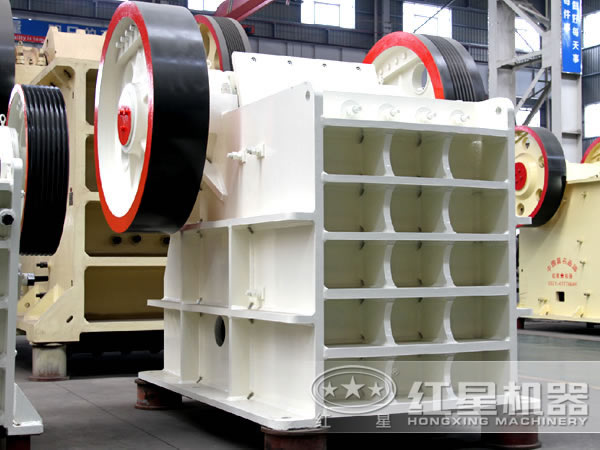 PEW顎式破碎機(jī)