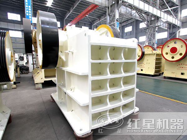 復(fù)擺顎式破碎機(jī)