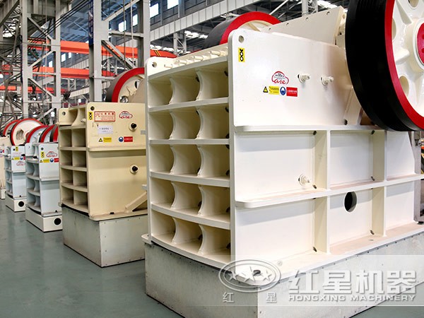 環(huán)保破石機(jī)：顎式破碎機(jī)