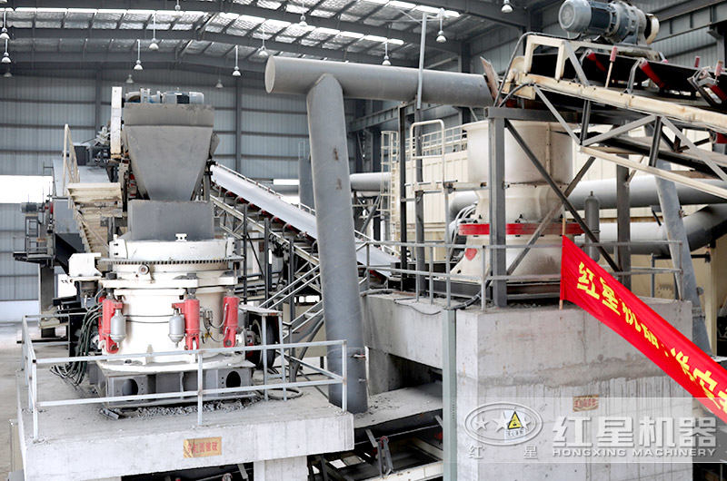 江蘇客戶圓錐破碎機生產現場