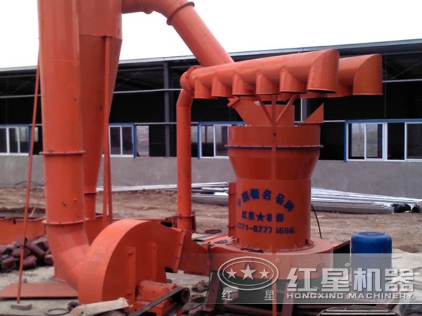 閃長(zhǎng)巖磨粉機(jī)工作現(xiàn)場(chǎng)